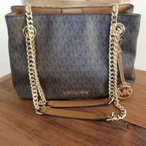 Michael Kors Jet Set Shoulder Bag